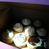 7/26/2012 tarihinde Eva A.ziyaretçi tarafından L.a.&amp;#39;s Cupcakery'de çekilen fotoğraf