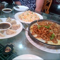 Photo taken at 2000 Chinese Restaurant by zurie™ on 11/18/2012