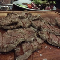 Foto diambil di Meatlounge Steakhouse oleh Sultan A. pada 10/7/2015