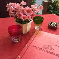 Das Foto wurde bei Anatolia Restaurant İzmir Cafe Restaurant von N I H @ L Ö. am 6/24/2017 aufgenommen