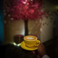 Foto tirada no(a) Triple M Cafe por Naif . em 5/29/2022