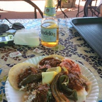 รูปภาพถ่ายที่ Los Tacos De Huicho โดย Deedee R. เมื่อ 4/29/2016