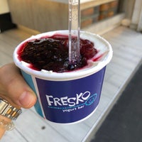Foto tirada no(a) Fresko Yogurt Bar por Stef M. em 10/6/2022