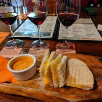 Photo taken at Screwtop Wine Bar by Enrique L. on 11/30/2019