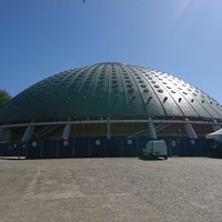Photo taken at Palácio de Cristal by Yuri on 5/2/2019