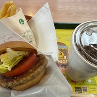 Photo taken at MOS Burger by KaleidLiner on 1/28/2024