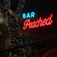 Foto diambil di Bar Peached oleh Crystal pada 12/2/2022