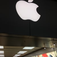 Photo taken at Apple First Colony Mall by Maurício M. on 1/22/2019