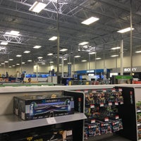 Photo taken at Best Buy by Maurício M. on 6/26/2018