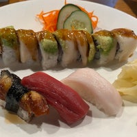 Снимок сделан в Kuroshio Sushi Bar and Grille пользователем Todd M. 4/6/2022