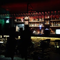 Das Foto wurde bei Niçe Cafe &amp;amp; Bar von Altan6 am 2/28/2016 aufgenommen