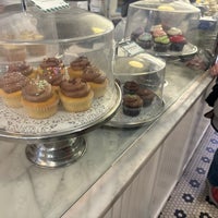 Photo taken at Magnolia Bakery by Eyal G. on 2/17/2024