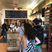 Снимок сделан в Saratoga Coffee Traders пользователем Eyal G. 8/31/2017