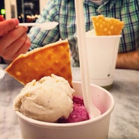 7/26/2015 tarihinde Adam H.ziyaretçi tarafından Jeni&amp;#39;s Splendid Ice Creams'de çekilen fotoğraf
