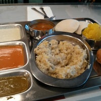 รูปภาพถ่ายที่ Madura Indian Vegetarian Cuisine โดย Vivek เมื่อ 5/6/2013