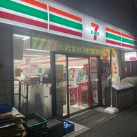 Photo taken at 7-Eleven by 信一 吉. on 6/23/2023