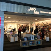 Photo taken at SFMOMA Museum Store by Yasunori M. on 8/11/2017