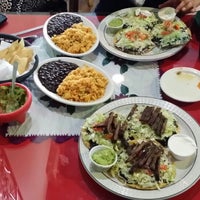 4/14/2014 tarihinde Jeff S.ziyaretçi tarafından Cilantro Mexican Restaurant'de çekilen fotoğraf