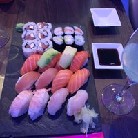 Снимок сделан в Planet Sushi пользователем Lale A. 6/19/2016