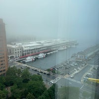 Foto diambil di Renaissance Boston Waterfront Hotel oleh Bridget W. pada 7/10/2023