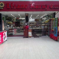 Photo taken at Efsane Kuruyemiş 2 by Süleyman G. on 6/6/2014