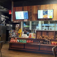 Photo taken at Dickey&amp;#39;s Barbecue Pit by j i m p. on 11/14/2022