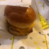 Foto diambil di Burger Attack oleh Hayriye emel U. pada 7/28/2021