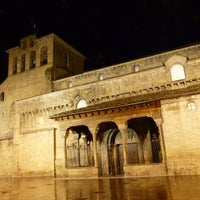 Das Foto wurde bei Catedral De Jaca von Catedral De Jaca am 1/28/2014 aufgenommen