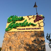 Photo taken at Olive Garden by Torrence on 7/4/2013