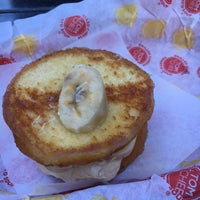 Photo taken at Tom + Chee by Vivian W. on 2/28/2016