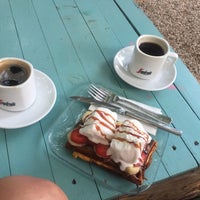 Foto tirada no(a) Yedi (7) - Cafe por Buket I. em 8/22/2017