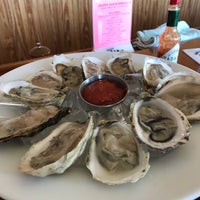 Das Foto wurde bei Harbor View Restaurant von Tim M. am 5/10/2018 aufgenommen