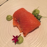 Foto scattata a Caviar Seafood Restaurant da Murat K. il 11/7/2015