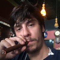 9/13/2017にDeniz S.がLong Ash Cigarsで撮った写真