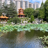 รูปภาพถ่ายที่ Chinese Garden of Friendship โดย hideaki t. เมื่อ 1/21/2024