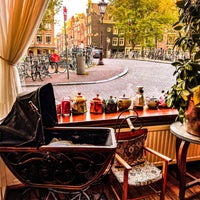 Foto diambil di Amsterdam Wiechmann Hotel oleh Ms. Aiza . pada 6/29/2022