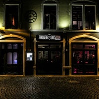 1/31/2014 tarihinde Zwanzig Dreizehn Bar &amp;amp; Cuisineziyaretçi tarafından Zwanzig Dreizehn Bar &amp;amp; Cuisine'de çekilen fotoğraf