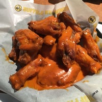 Photo taken at Buffalo Wild Wings by HB DNT CR BRS on 5/11/2017