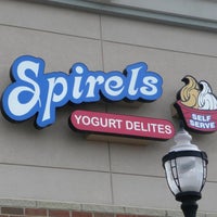 Foto scattata a Spirels Yogurt Delites da Spirels Yogurt Delites il 5/29/2014