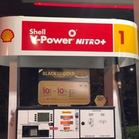 Photo taken at Shell by Henrik Nerup R. on 10/25/2018