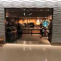 Photo taken at Starbucks by Henrik Nerup R. on 10/29/2018