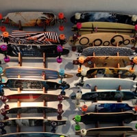 4/19/2013에 Evgen S.님이 UrbanBoarding Longboard und Skateboard Shop에서 찍은 사진