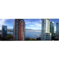 Foto tirada no(a) Renaissance Vancouver Harbourside Hotel por Shawn C. em 10/25/2015