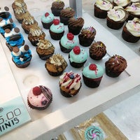 Photo taken at Cupcakeria by Chispi on 6/1/2022