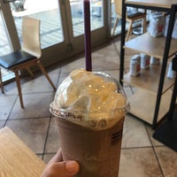Photo taken at The Coffee Bean &amp;amp; Tea Leaf by Dianna N. on 6/27/2018