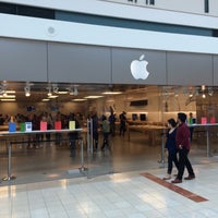 Photo taken at Apple The Woodlands by iPhone V. on 4/7/2015