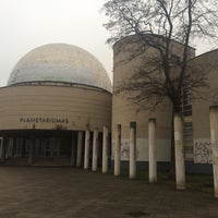 รูปภาพถ่ายที่ Planetariumas โดย Maksym M. เมื่อ 12/20/2015