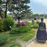 Photo taken at Changgyeonggung by Abdulmalek M. on 4/30/2023