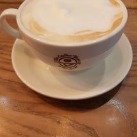 Photo taken at The Coffee Bean &amp;amp; Tea Leaf by Chris S. on 7/6/2019