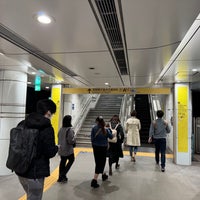 Photo taken at Tozai Line Nihombashi Station (T10) by akira m. on 4/6/2024